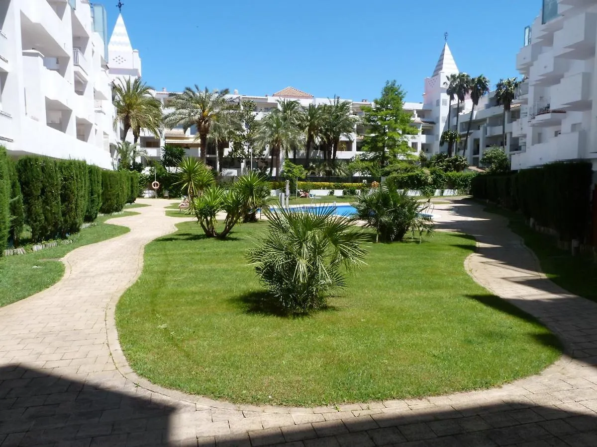 2 Beds, 2 Baths Apartment With Great Views And Pool Roses