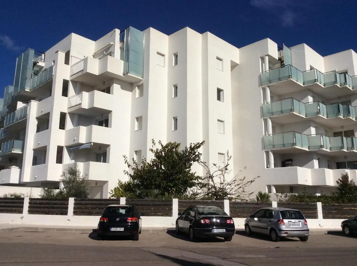 2 Beds, 2 Baths Apartment With Great Views And Pool Roses