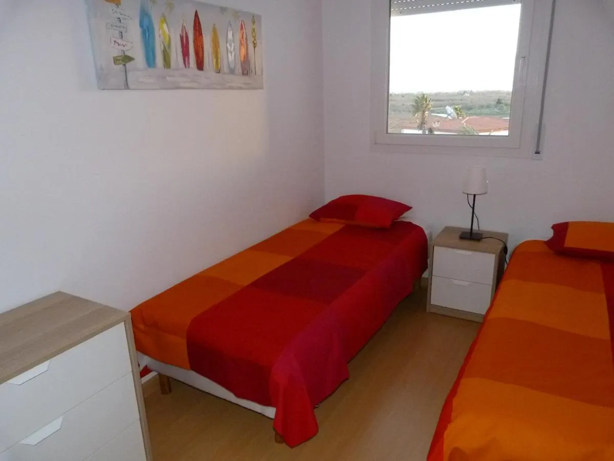 2 Beds, 2 Baths Apartment With Great Views And Pool Roses